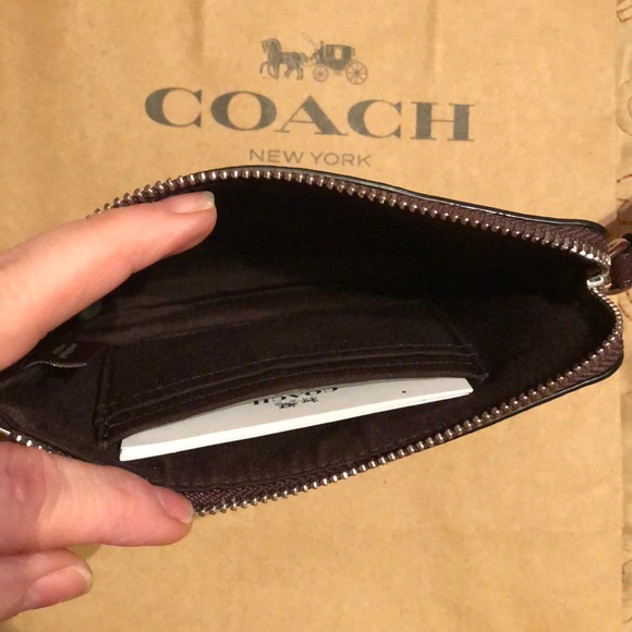 Authentic Coach wristlet NWOT - Picture 2 of 2